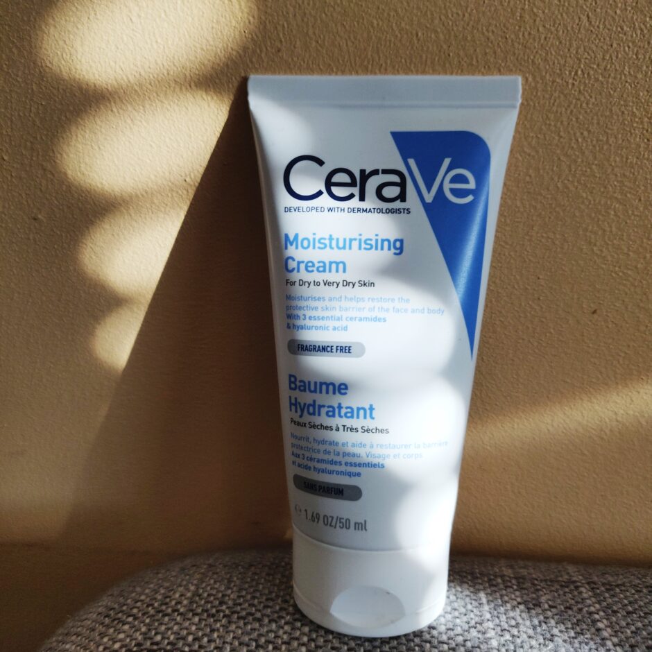 cerave soin corps hydratant peau sèche sensible