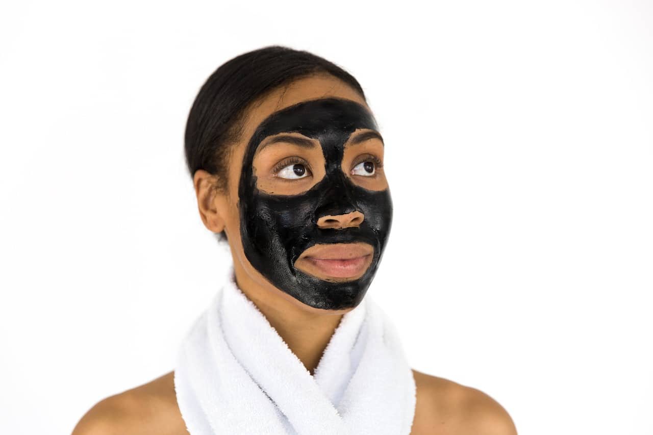 Masque visage charbon argile